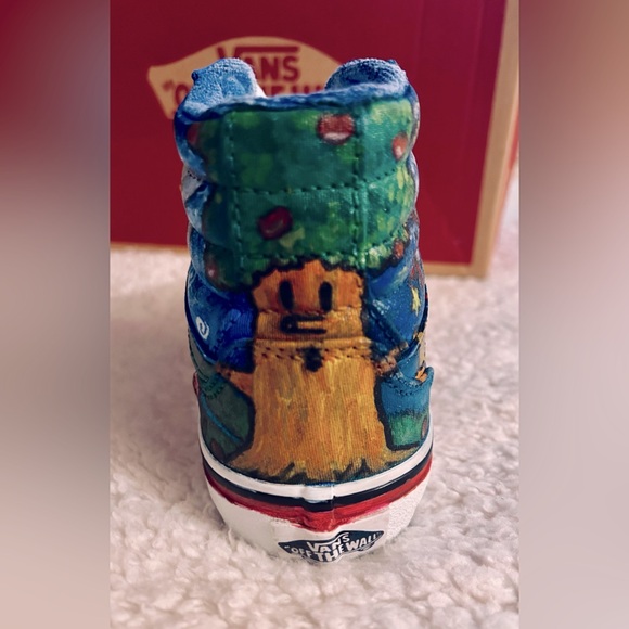 Custom Vans - Picture 5 of 15